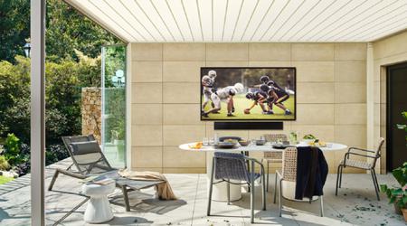 Samsung a dévoilé The Terrace, un grand téléviseur doté d'un écran Neo QLED et résistant à l'eau et à la poussière pour une utilisation en extérieur, au prix de 20 000 $.