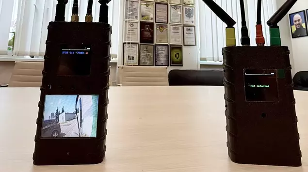 Montre le flux vidéo du drone ...