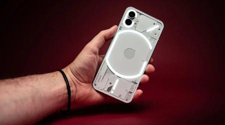 Nothing Phone (1) a reçu une mise à jour stable d'Android 15 avec de nouvelles fonctionnalités et un nouveau design.