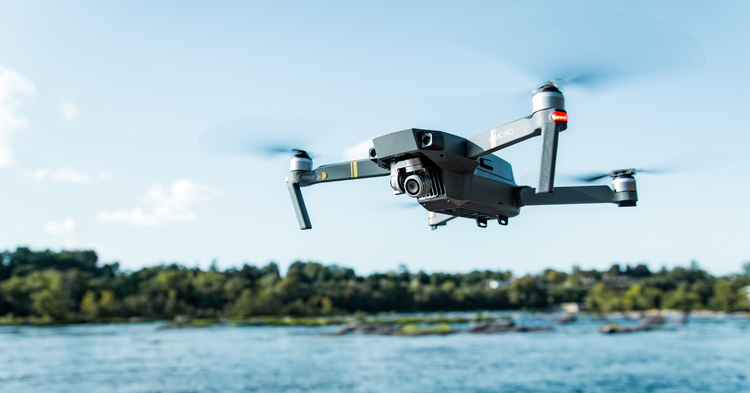 Meilleurs Drones à Moins de 200 ...