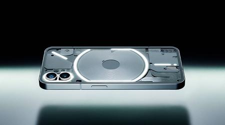 Nothing Phone (1) a reçu la mise à jour Nothing OS 1.1.7 : patch de sécurité Google de novembre et fonction d'affichage du pourcentage de charge des AirPods.