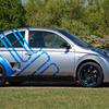 Nissan Micra 350SR sur fond de paysage