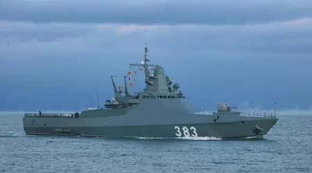 Les services de renseignement ukrainiens ont officiellement confirmé qu'un drone naval avait frappé le tout dernier navire russe, le Sergei Kotov, qui a été mis en service pour transporter des missiles Kh-35 et Kalibr.