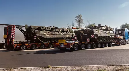 La Hongrie a reçu le premier des 44 chars allemands Leopard 2A7HU dans le cadre d'un contrat d'une valeur de 565 millions de dollars.