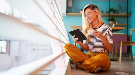 PocketBook Viva - Le premier livre électronique d'Europe avec un écran couleur révolutionnaire E Ink Gallery 3