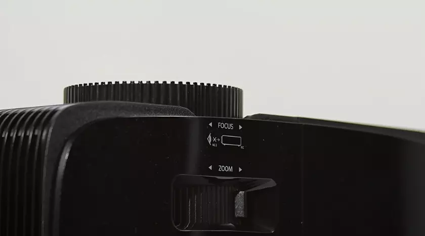 Optoma HD146X projecteur petite pièce
