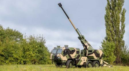 La Slovaquie a dévoilé un obusier automoteur BIA de 155 mm monté sur un châssis Tatra, d'une portée de 600 kilomètres et d'un champ de tir de plus de 50 kilomètres.