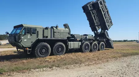Quatre fois plus puissant que les HIMARS : l'entreprise de défense Lockheed Martin a dévoilé le prototype d'un nouveau système de fusée à lancement multiple.