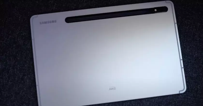 SAMSUNG Galaxy Tab S8 11" tablettes avec charge sans fil qi