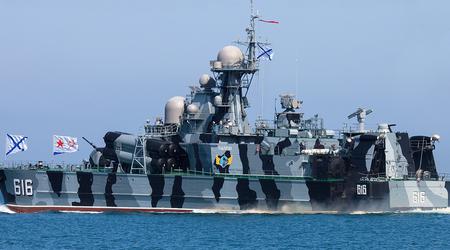 Le drone expérimental ukrainien Sea Baby, chargé de 850 kg de TNT, a touché le navire lance-missiles russe Samum, qui transporte des missiles antinavires Moskit.