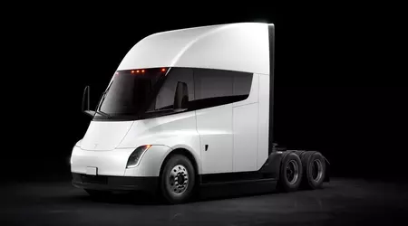 Tesla Semi en feu : Le camion électrique d'Ilon Musk impliqué dans un grave accident aux États-Unis