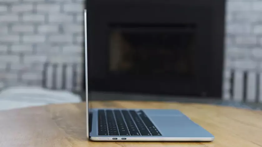 Apple MacBook Air M4 ou Lenovo Slim7i