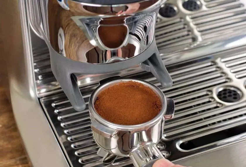 Breville Barista Express Impress machine café automatique 1000