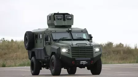 Le fabricant canadien de véhicules blindés Roshel livre le 1700e Senator à l'Ukraine