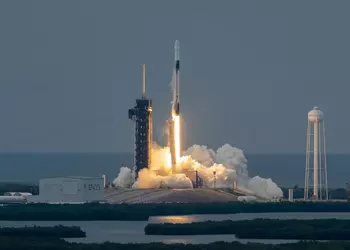 SpaceX et Axiom Space envoient 4 ...
