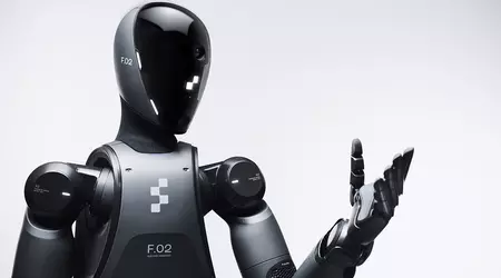 BMW a présenté un robot mécanicien qui charge habilement des pièces métalliques dans une véritable installation de production.