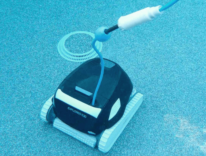 Robots nettoyeurs de piscine Dolphin Explorer E50