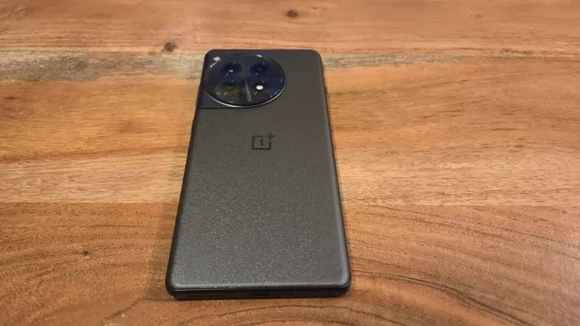 OnePlus 12R smartphone batterie puissante