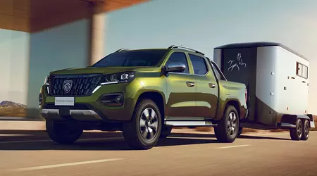 Le pick-up Peugeot Landtrek a été mis à jour : nouveau design, technologie moderne et moteur plus puissant.
