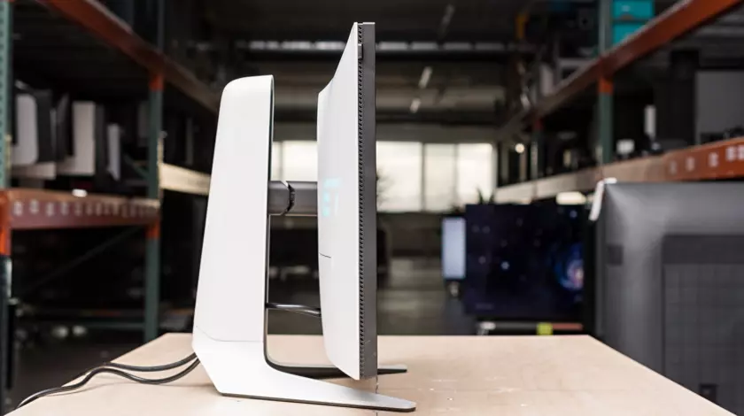 Alienware AW2723DF moniteur esport pro