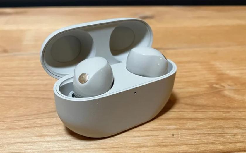 Écouteurs de traduction Sony WF-1000XM5 alimentés par l'IA