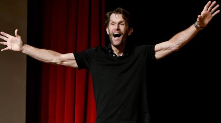 La voix du légendaire Kevin Conroy, mieux connu pour son rôle de Batman, apparaîtra à titre posthume dans la série animée Devil May Cry.