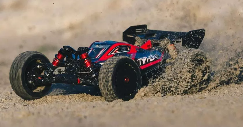 1:8 ARRMA Typhon voiture rc course