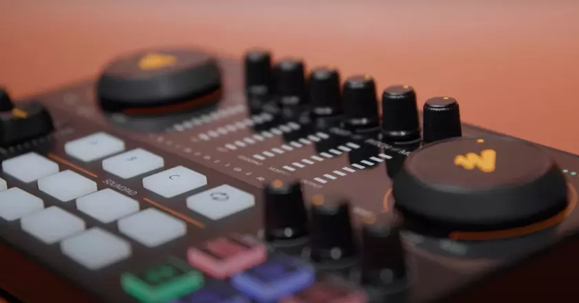 MAONO table mixage podcast