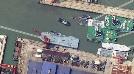 La Chine construit secrètement le premier porte-avions pour drones au monde (photo satellite)