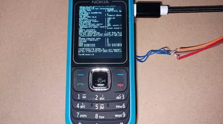 Téléphone classique Nokia 1680 de 2008 transformé en mini PC Linux