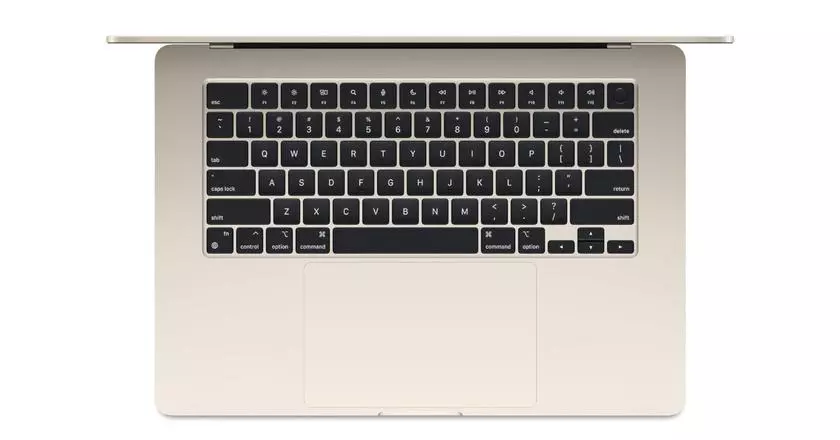 Apple 2024 MacBook Air 15 PC portable digital nomad