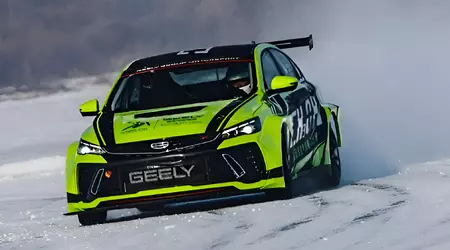 Geely a dévoilé sa première voiture de course fonctionnant au méthanol
