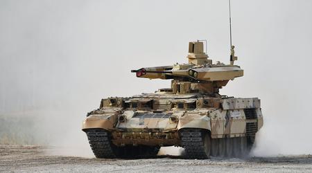 Des drones FPV bon marché ont touché un rare véhicule de combat russe Terminator et le char T-80 qui tentait de l'évacuer.