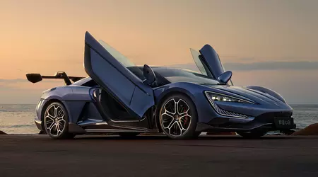 BYD a dévoilé la Yangwang U9 : une voiture de sport électrique de 1 300 ch, avec une accélération de 100 km/h en 2,36 secondes et un prix de 250 000 dollars.