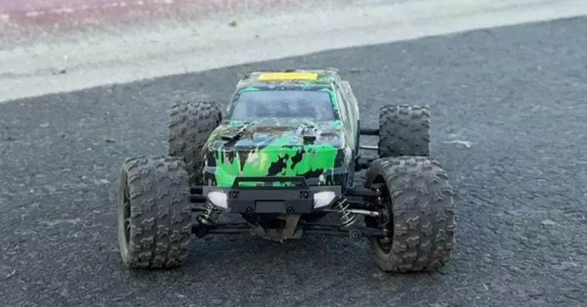 1:18 HAIBOXING Tout Terrain rc moins de 100