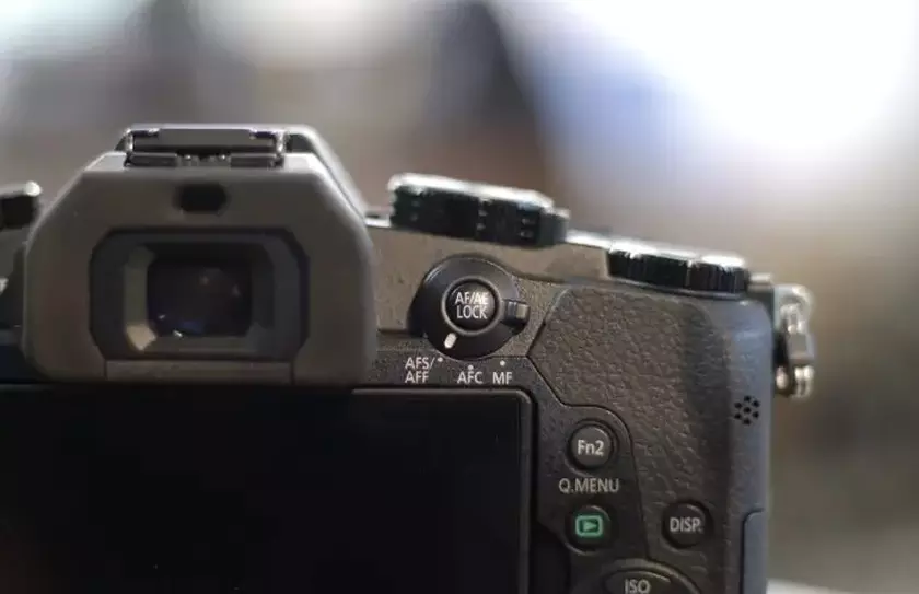 Appareil photo reflex numérique Panasonic LUMIX G85 à prix abordable