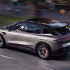 Le crossover Zeekr 7X avec une carrosserie dans l'une des quatre couleurs disponibles