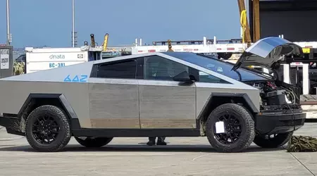Une camionnette électrique Tesla Cybertruck de présérie du musée de l'automobile de Los Angeles a été vendue pour 400 000 dollars.
