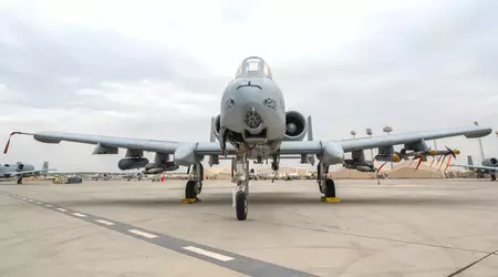 Le célèbre avion d'attaque A-10 Thunderbolt II peut désormais utiliser des missiles APKWS II et des bombes guidées de petit diamètre GBU-39/B.