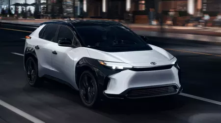 La Toyota bZ4X 2025 électrique voit son prix baisser de 6 000 dollars et se dote d'une nouvelle édition "Nightshade".