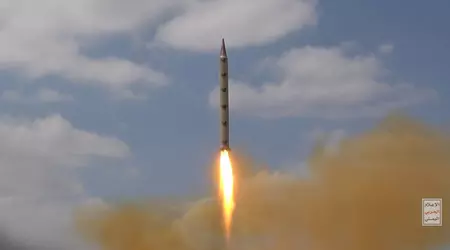 Des mandataires iraniens du Yémen ont montré des vidéos de missiles balistiques et de drones kamikazes lancés sur Israël.