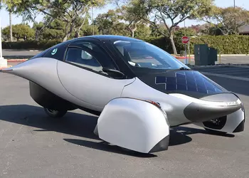 Aptera a dévoilé un véhicule solaire ...