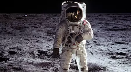 LunarCrush envoie sur la lune une clé de portefeuille de crypto-monnaie contenant 62 bitcoins. Elle sera remise à la première personne qui atteindra la lune et trouvera le trésor.