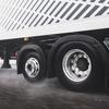Camion électrique Volvo FH Aero Electric en mouvement