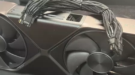 Le premier cas de fusion du port d'alimentation de la carte graphique phare RTX 5090 FE a été signalé.