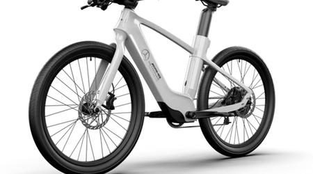 Mercedes lance le vélo électrique Mercedes-AMG F1 City Edition pour 4 000 dollars : vitesse jusqu'à 45 km/h et casque intelligent