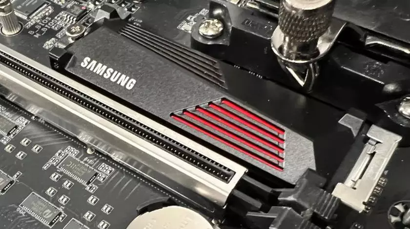 990 PRO versus SN850X