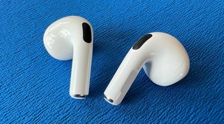 Bloomberg : Les écouteurs AirPods Pro 3 d'Apple pourront mesurer la fréquence cardiaque des utilisateurs