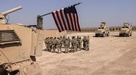 L'armée américaine a mené des frappes aériennes sur les bases d'ISIS en Syrie pour les empêcher de se remettre de la chute du régime d'Assad.