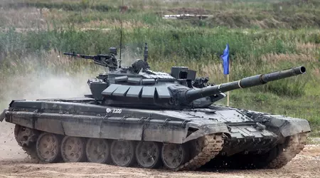 Le char russe T-72B3 modernisé, d'une valeur de 3 millions de dollars, du modèle 2022, utilise un viseur d'imagerie thermique Sosna-U avec une matrice de l'entreprise française Thales.
